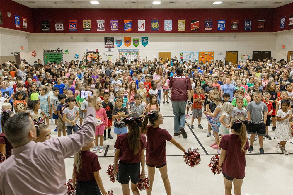 A wide angle of the crowd during Carlson Elementary's 10th Anniversary Ceremony.